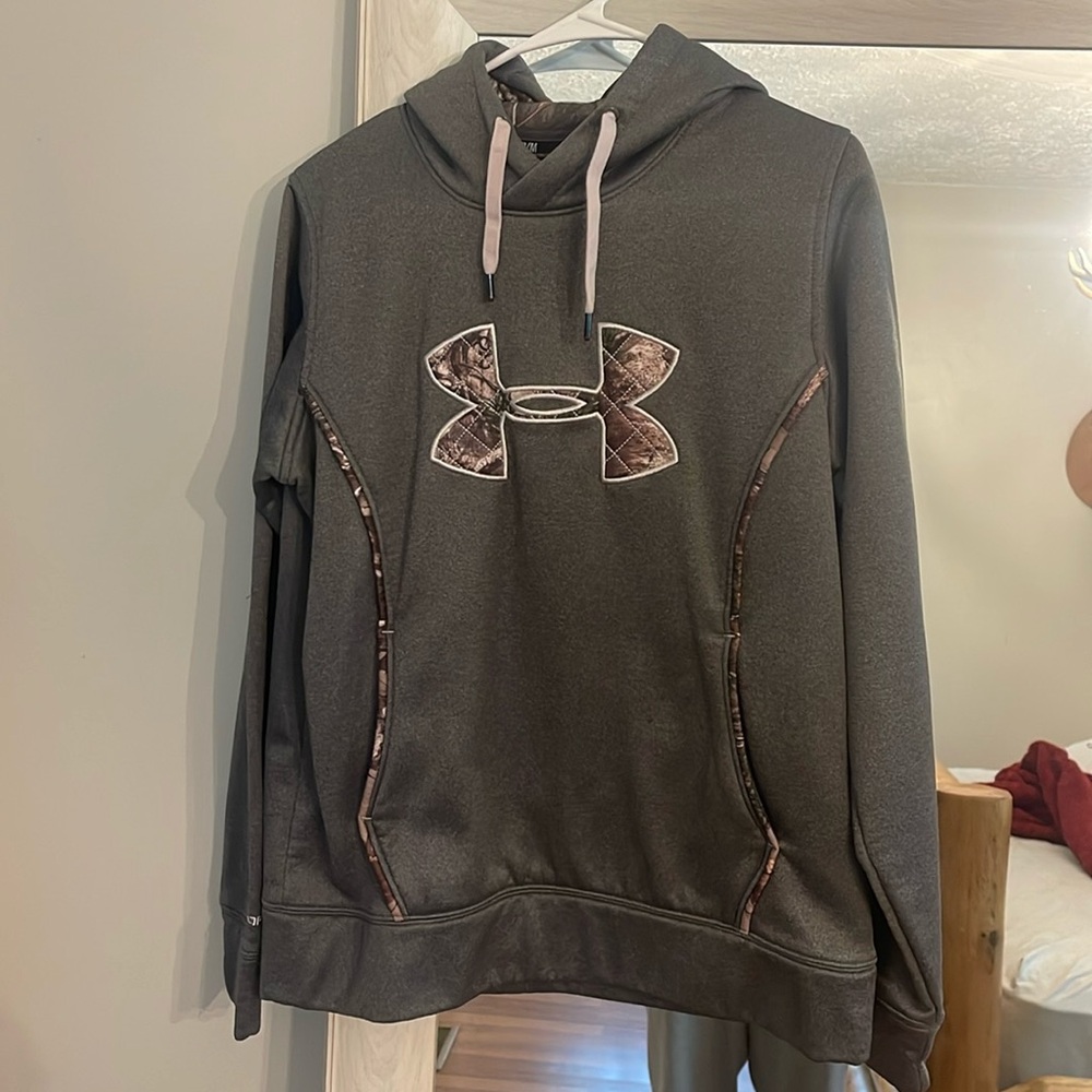 Women’s camo underamour hoodie